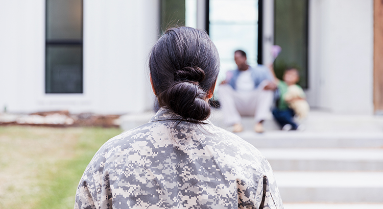 Female soldier returns home